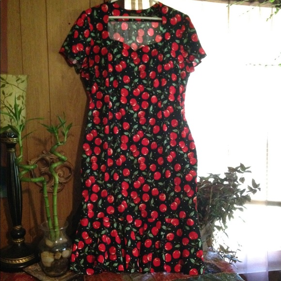 Unique Vintage Vfemage Cherry Wiggle Dress size 20 NWOT - Picture 2 of 8